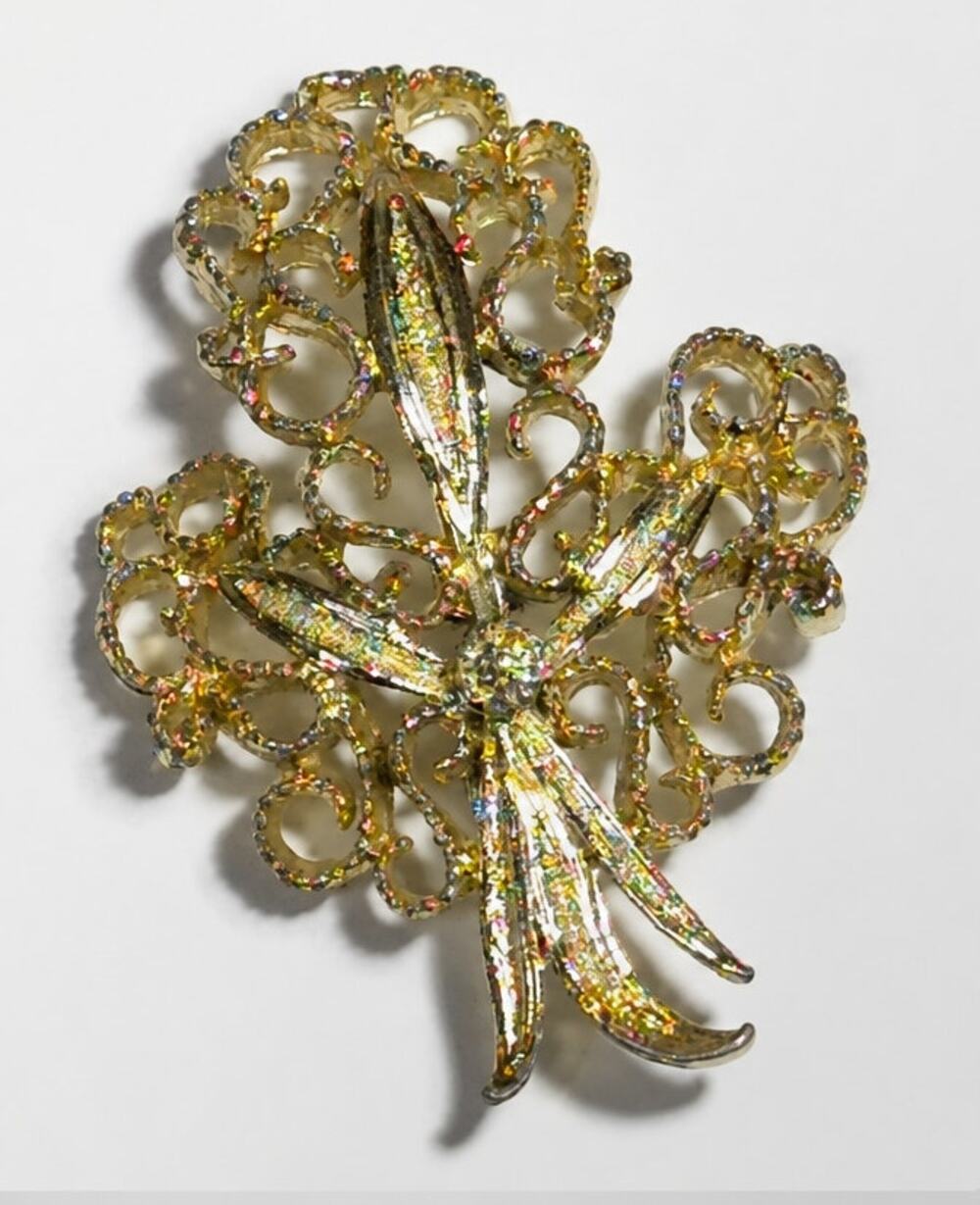 Gerry's Lacey Flower Brooch Pin Gold-Tone 2.25 In Vintage Floral Designer gf224